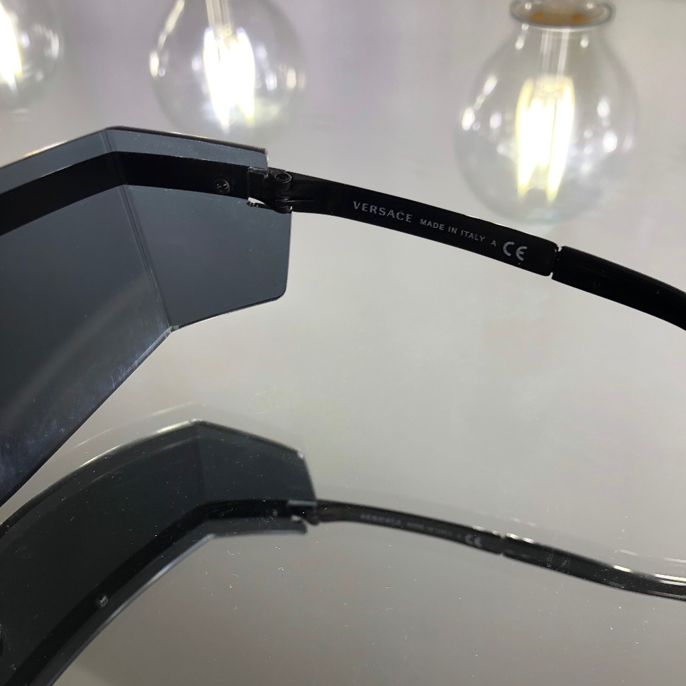 BLACK VERSACE LIMITED EDITION VISOR SUNGLASSES - Picture 6 of 6